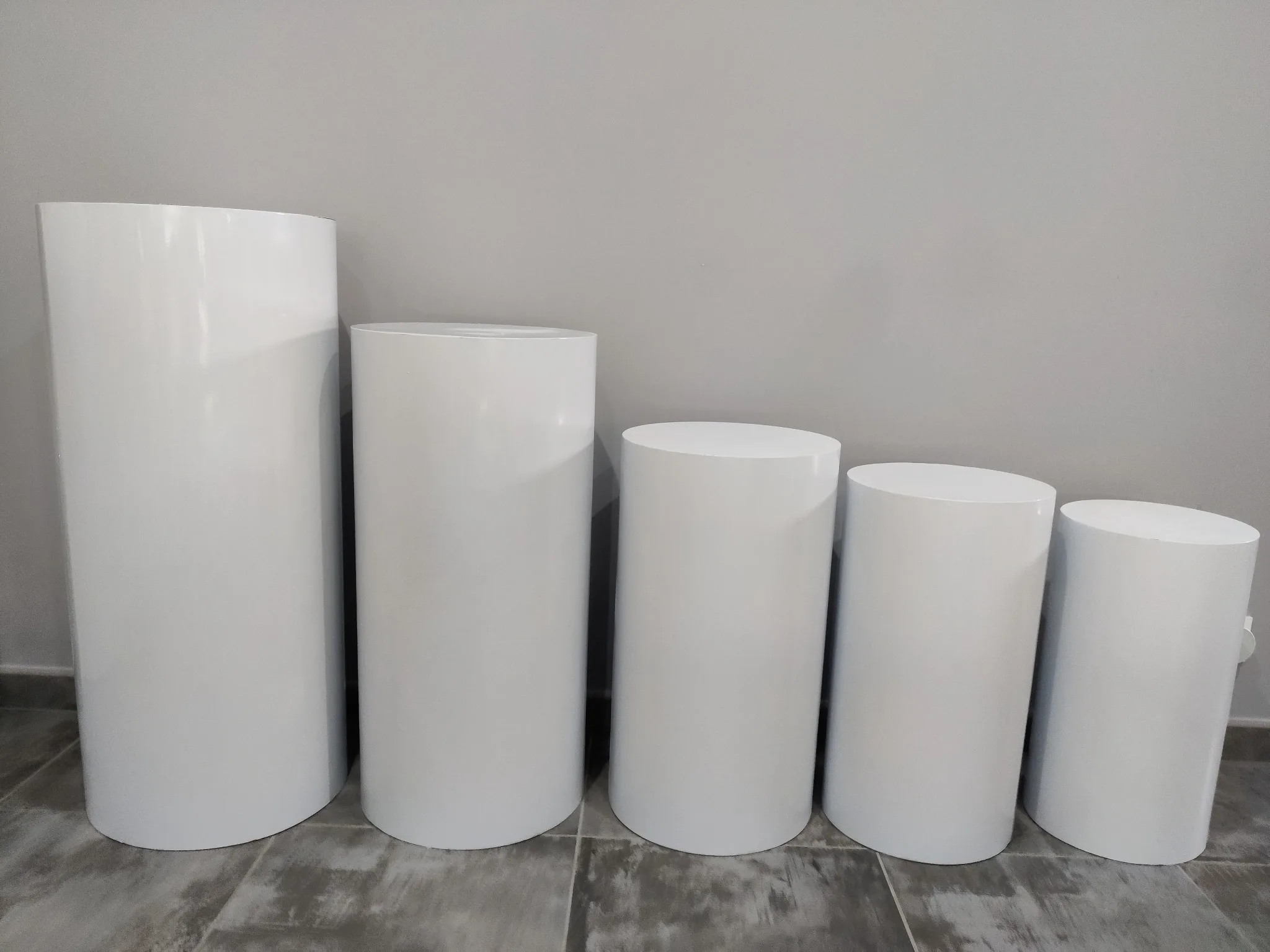 Cinq cylindres blancs